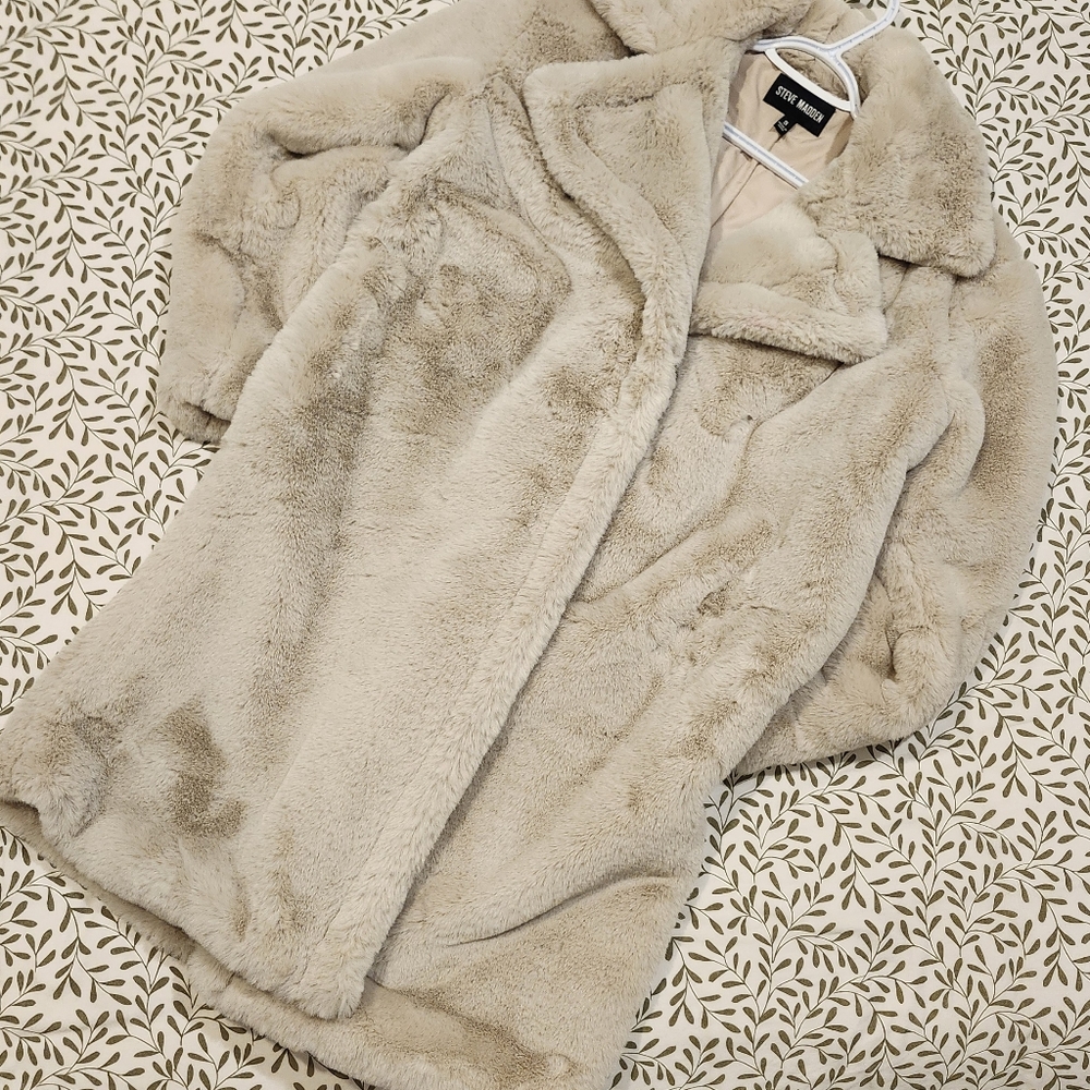 Steve Madden Plush Cream Faux Fur Coat